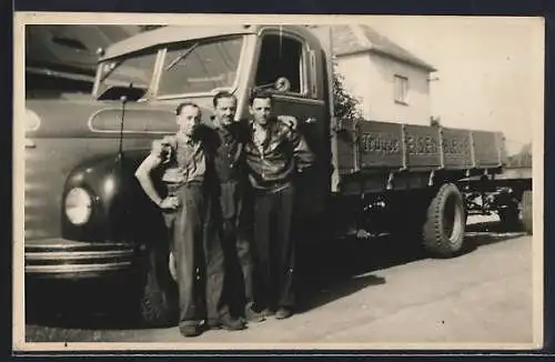 Foto-AK Lastkraftwagen Steyr-Diesel, Firma Träger Eisen-Bleche