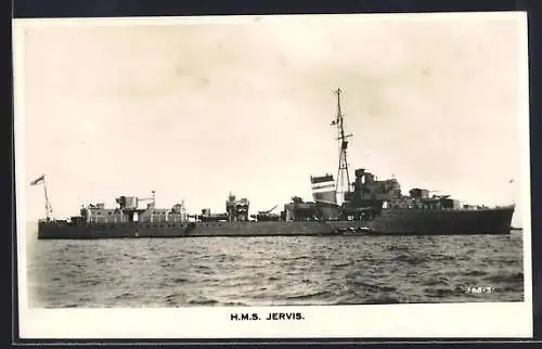 AK Kriegsschiff H. M. S. Jervis mit Beiboot an Längsseite, Fahne, ruhiger Wellengang