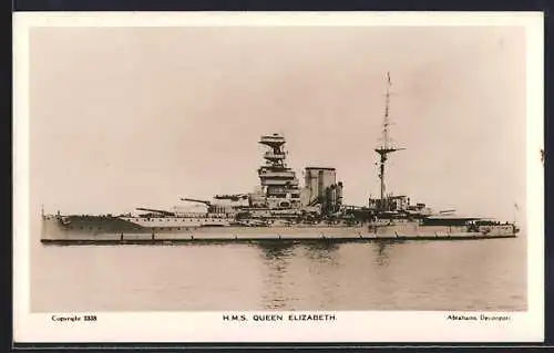 AK HMS Queen Elizabeth im Wasser, Kriegsschiff