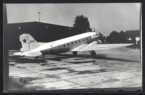 Fotografie Flugzeug Lissunow Li-2 der Sowjet-Streitkräfte Kennung 4506