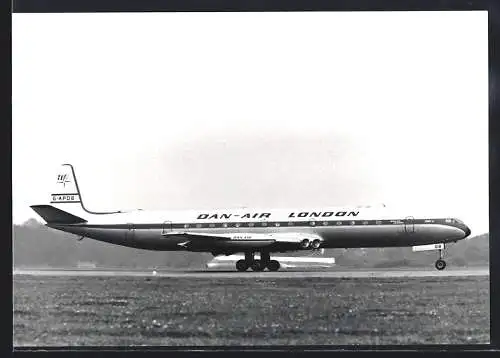 Fotografie Flugzeug De Havilland DH.106 Comet Dan-Air London G-APDB