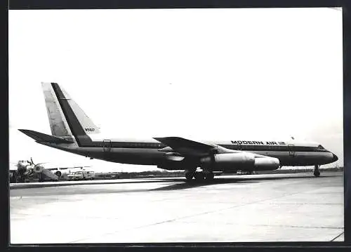 Fotografie Flugzeug Convair CV-990 der Modern Air Kennung N5617