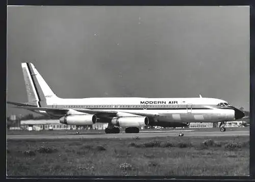 Fotografie Flugzeug Convair CV-990 der Modern Air Kennung N5607