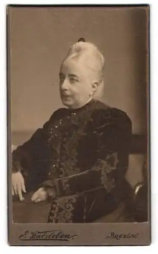 Fotografie E. Walsleben, Breslau, Zwingerstrasse 24, Porträt einer älteren Dame