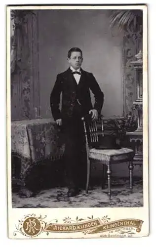 Fotografie Richard Klinger, Klingenthal, Junge in formellem Anzug