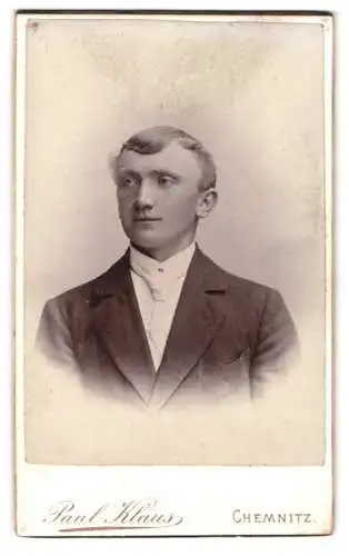 Fotografie Paul Klaus, Chemnitz, Reitbahnstrasse 18, Portrait eines jungen Mannes