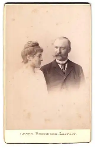 Fotografie Georg Brokesch, Leipzig, Zeitzerstrasse 2, Paar im Porträt