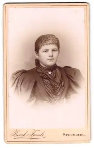 Fotografie Bernhard Franke, Spremberg, Porträt einer Dame