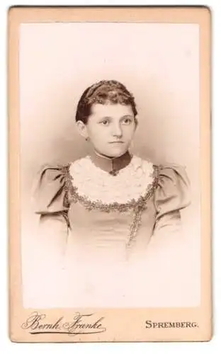 Fotografie Bernhard Franke, Spremberg, Porträt einer jungen Frau