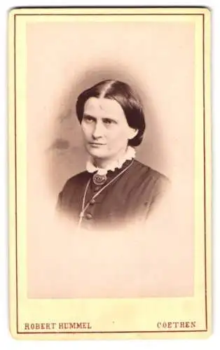 Fotografie Robert Hummel, Coethen, Leopoldstrasse 9, Portrait einer Dame