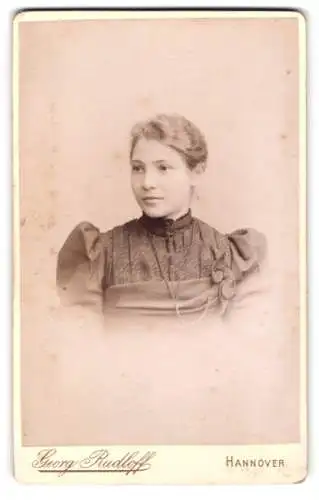 Fotografie Georg Rudloff, Hannover, Mehlstr. 5, Porträt einer jungen Frau