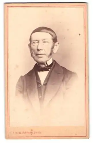 Fotografie F. Wilde, Görlitz, Klosterstr. 21, Porträt eines älteren Herrn