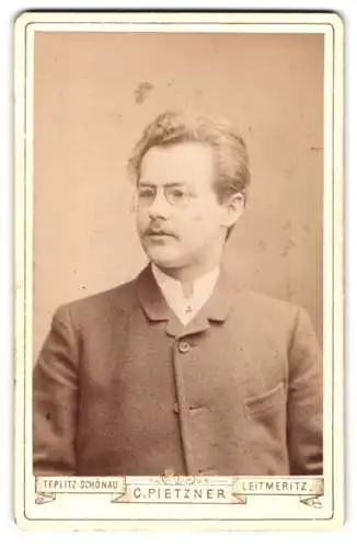 Fotografie C. Pietzner, Teplitz-Schönau, Lindenstrasse, Porträt eines Mannes mit Brille