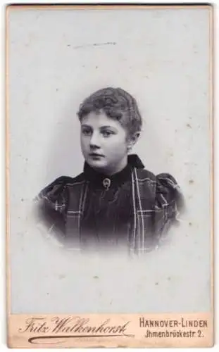 Fotografie Fritz Walkenhorst, Hannover-Linden, Ihmenbrückestr. 2, Porträt einer jungen Dame