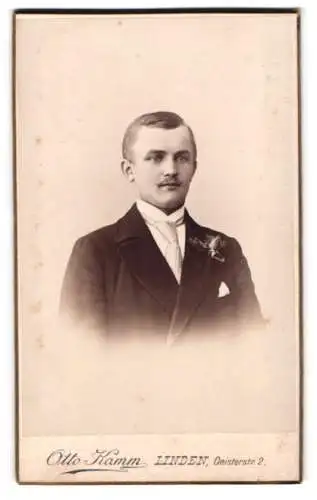 Fotografie Otto Kamm, Linden, Deisterstrasse 2, Porträt eines jungen Mannes