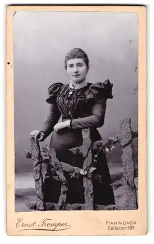 Fotografie Ernst Tremper, Hannover, Cellerstr. 19a, Porträt einer Dame