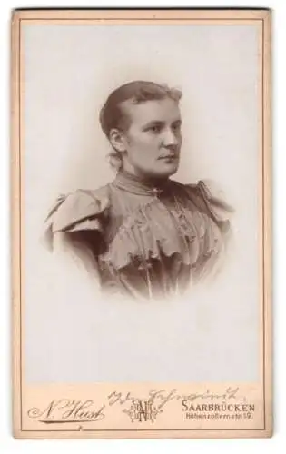 Fotografie N. Hust, Saarbrücken, Hohenzollernstr. 19, Porträt einer Frau