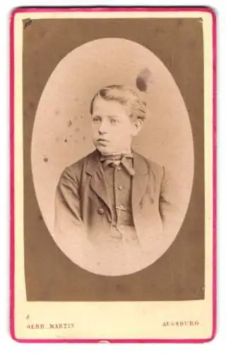 Fotografie Gebrüder Martin, Augsburg, Bahnhofstrasse 22, Porträt eines jungen Knaben