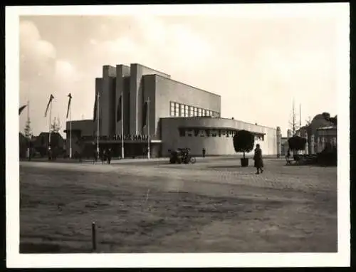 12 Fotografien Ansicht Antwerpen, Exhibition 1930, Weltausstellung Kongo Palais, Neger Dorp, Braziliaansch Pavilon