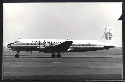 Fotografie Flugzeug Douglas DC-6 der Pan American N8102H auf dem Flughafen Berlin-Tempelhof