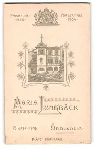 Fotografie Maria Lundbäck, Uddevalla, Ansicht Uddevalla, Blick zum Atelierhaus mit kgl. Wappen