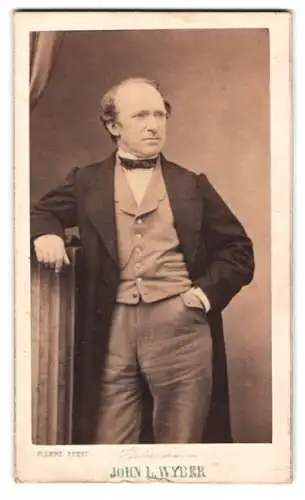 Fotografie Pierre Petit, Paris, Herr John Lewthwaite Wyber, Schottischer Verleger in Paris