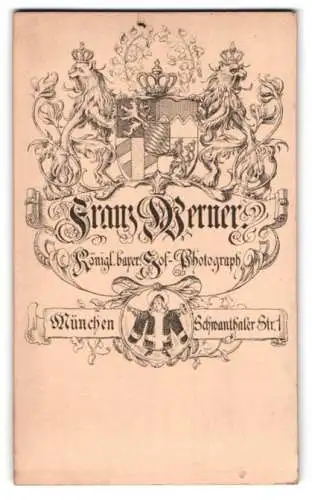 Fotografie Franz Werner, München, Schwanthaler Str. 1, kgl. Wappen und Münchner Kindl mit Anschrift des Ateliers