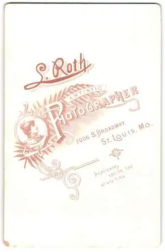 Fotografie S. Roth, St. Louis / MO, 2006 S. Broadway, Anschrift des Ateliers nebst Frauenkopf im Seitenprofil