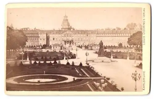 Fotografie Louis Doering, Karlsruhe, Ansicht Karlsruhe, Schlossansicht mit prächtigem Garten