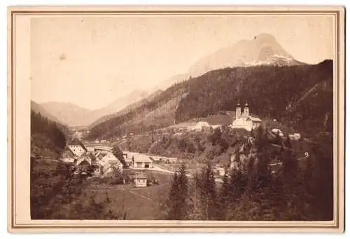 Fotografie Linus Ofner, Waidhofen an der Ybbs, Ansicht Radmer /Steiermark, Landschaft mit Kirche