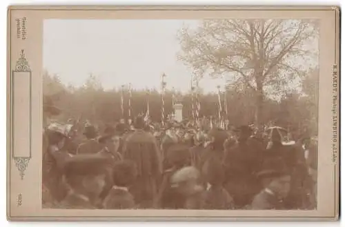 Fotografie H. Hardt, Limburg an der Lahn, Ansicht Diez / Lahn, Menschenmenge Feier am Friedrich III. Denkmal