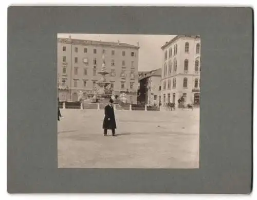 3 Fotografien unbekannter Fotograf, Ansicht Split, Platz mit Brunnen, Goldenes Tor