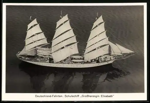 Fotografie Zeppelin Deutschland Fahrt, Blick auf das Schulschiff Grossherzogin Elisabeth