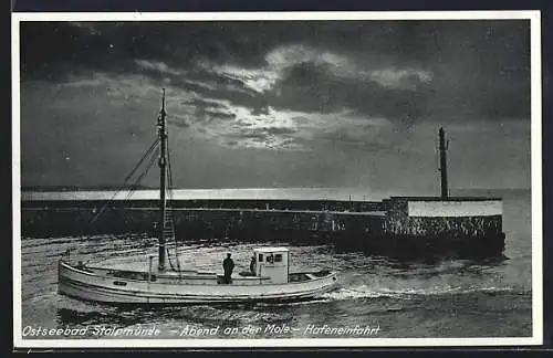 AK Stolpmünde /Ostsee, Abend an der Mole, Hafeneinfahrt im Mondschein