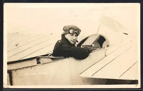 AK Pilot Gustav Hamel in seinem Flugzeug