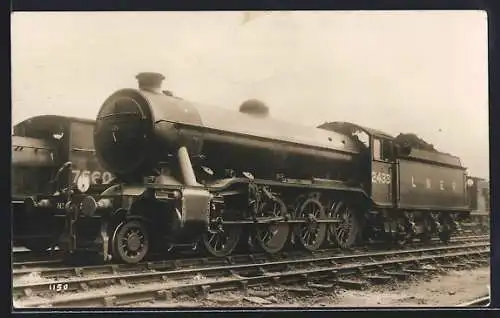 Foto-AK Lokomotive No. 2433 LNER, englische Eisenbahn