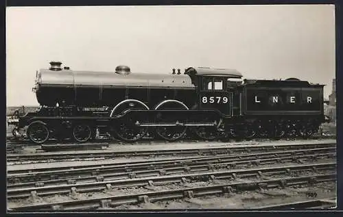 Foto-AK Lokomotive No. 8579 LNER, englische Eisenbahn