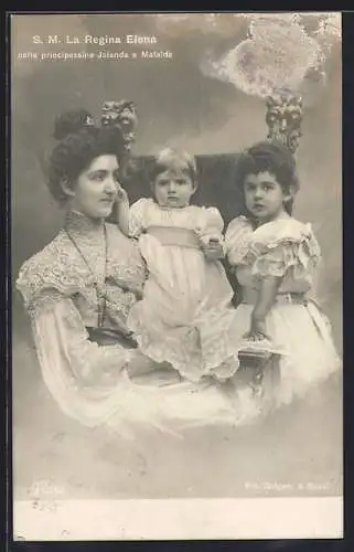 AK Königin Elena von Italien mit Kindern Jolanda und Mafalda