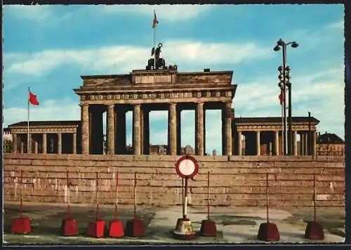 AK Berlin, Blick auf das Brandenburger Tor, Mauer