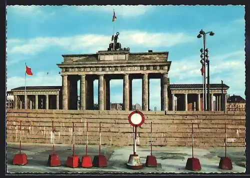 AK Berlin, Blick auf das Brandenburger Tor, Mauer