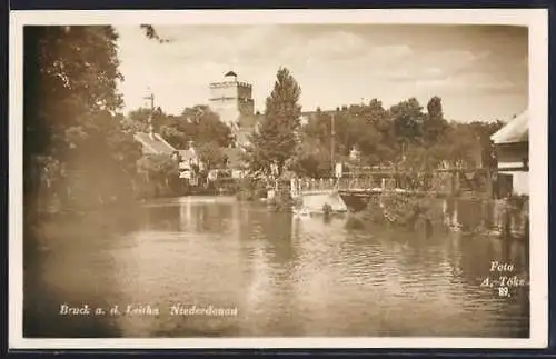 AK Bruck a. d. Leitha, Ortsansicht mit Flusspartie