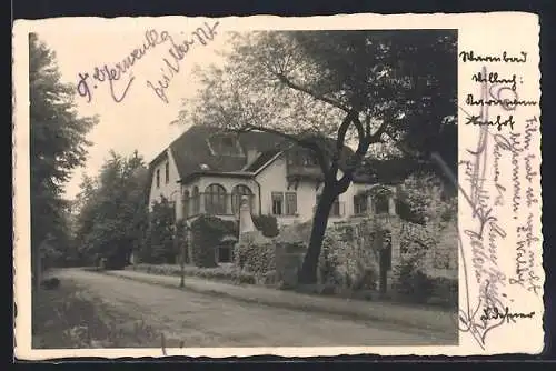 AK Villach, Strassenpartie mit Hotel