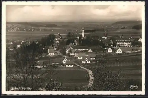 AK Zusmarshausen, Gesamtansicht mit Landstrasse u. Fernblick aus der Vogelschau