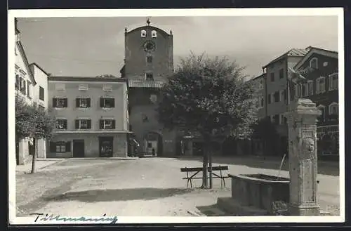 AK Tittmoning, Marktplatz mit Brunnen