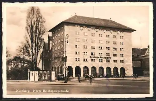 AK Nürnberg, Neues Reichspostgebäude mit Strassengabelung