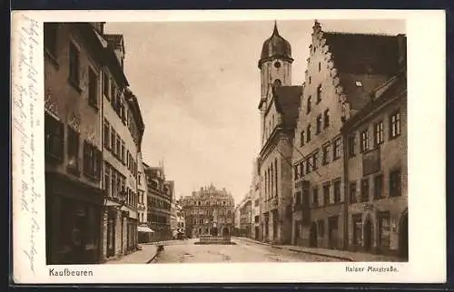 AK Kaufbeuren, Kaiser Maxstrasse mit Brunnen u. Turmgebäude