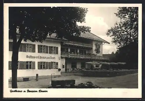 AK Oberjoch, Gasthaus u. Pension zum Löwen mit Brunnen, von der Strasse gesehen
