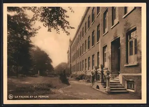 AK Hal, Pensionnat des Soers de l`Union au Sacré-Coeur, La Facade et le Perron