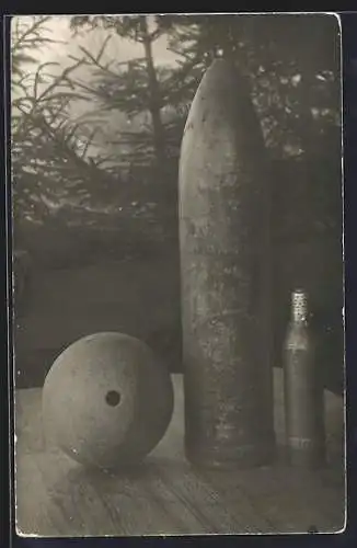 Foto-AK Französische Granaten, Munition