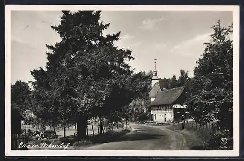 AK Lückendorf, Blick auf Kirche und 1500 jährige Eibe